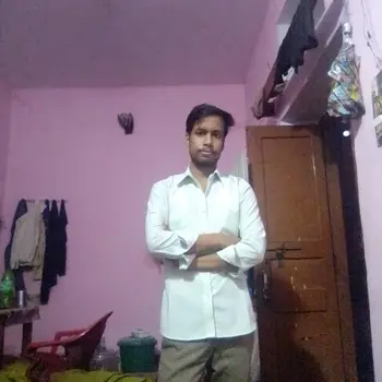 Adarsh kumar Maurya Maths Home Tutor in Daliganj Lucknow with 2 Years Experience
