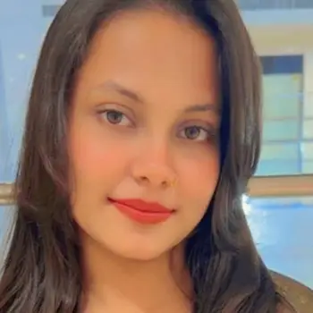 Shaheen Khan English Home Tutor in Hazratganj Lucknow with 3 Years Experience