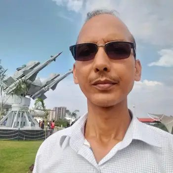 Brijesh Kumar Srivastava Maths Home Tutor in Mahanagar Lucknow with 15 Years Experience