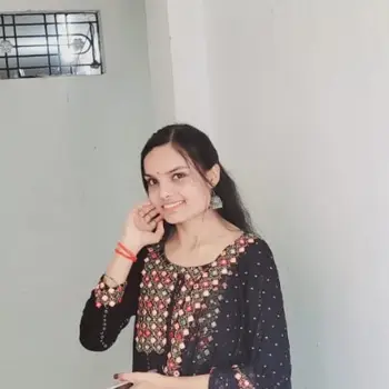 Priyanshi Maths Home Tutor in Aashiana Lucknow with 1 Years Experience