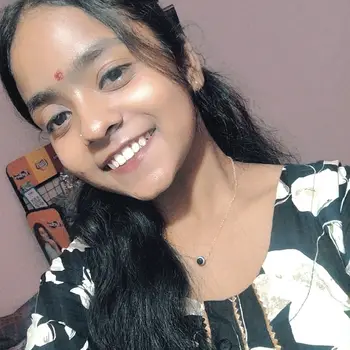 Nishi Gupta Biology Home Tutor in Jankipuram Extension Lucknow with 2 Years Experience