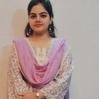 Amreen Sahadat Maths Home Tutor in Jopling Road Lucknow with 0 Years Experience