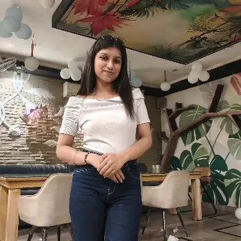 Ananya upadhyay – Female Home Tutor in Indira Nagar Lucknow | English Tuition with 2 Years Experience