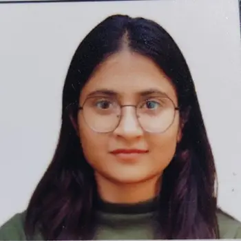Astha Awasthi Maths Home Tutor in Fazullaganj Lucknow with 8 Years Experience