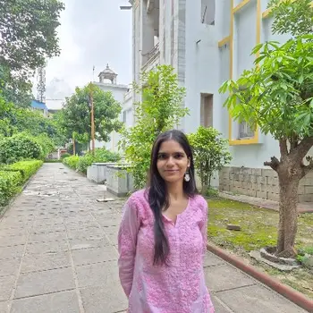 Sneha Verma Maths Home Tutor in Nirala Nagar Lucknow with 1 Years Experience