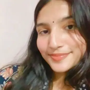 Shrishti Bajpai – Female Home Tutor in Hazratganj Lucknow | English Tuition with 5 Years Experience