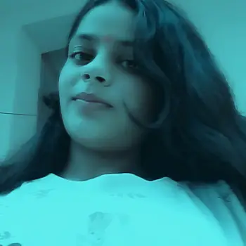 Sakshi Mishra – Female Home Tutor in Indira Nagar Lucknow | English Tuition with 2 Years Experience