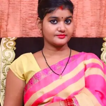 Akansha Joshi – Female Home Tutor in Alamnagar Lucknow | all-subjects Tuition with 5 Years Experience