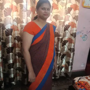 Akansha Srivastava – Female Home Tutor in Rajajipuram Lucknow | Maths Tuition with 4 Years Experience