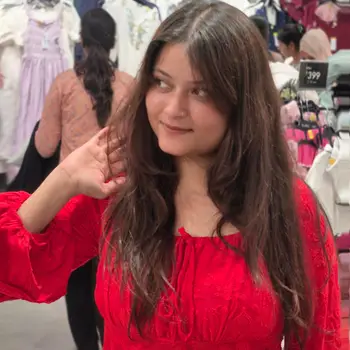 ANURADHA Yadav English Home Tutor in Aliganj Lucknow with 3500 Years Experience