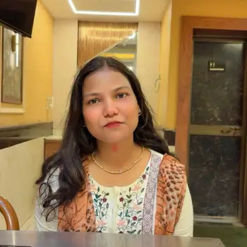 Juli Patel English Home Tutor in Kursi Road Lucknow with 2 Years Experience