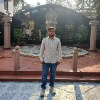 Rishi Shukla Physics Home Tutor in Guramba Lucknow with 7 Years Experience