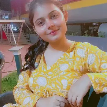 Drishti Mishra all-subjects Home Tutor in Aliganj Lucknow with 5 Years Experience