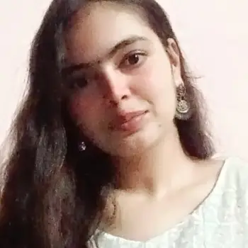 Mandvi Chaturvedi Maths Home Tutor in Aliganj Lucknow with 2 Years Experience
