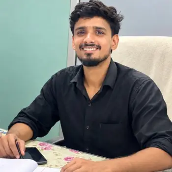 Abhishek Gupta Physics Home Tutor in Jankipuram Lucknow with 3 Years Experience