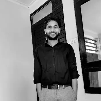 Sumit Patel English Home Tutor in Gomti Nagar Lucknow with 3 Years Experience
