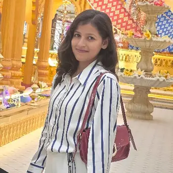 Saloni Chaurasia English Home Tutor in Aliganj Lucknow with 3 Years Experience