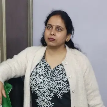 Smita Maths Home Tutor in Rajajipuram Lucknow with 17 Years Experience
