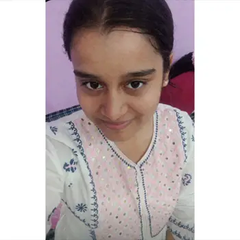 Aayushi Srivastava English Home Tutor in Jankipuram Lucknow with 2 Years Experience
