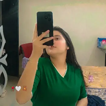 Srishti Singh English Home Tutor in Alambagh Lucknow with 2 Years Experience