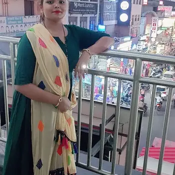 Anshika singh Tutor From Indira Nagar Lucknow