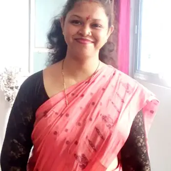 Dr. Pooja Saxena Singh  Tutor From Indira Nagar Lucknow