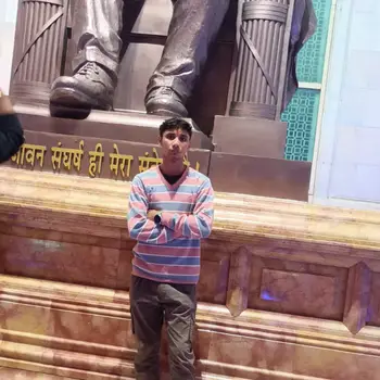 Ayush jha Tutor From Gomti Nagar Lucknow