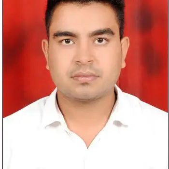 Vineet Singh Tutor From IIM Road Lucknow