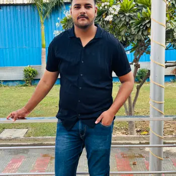 Sunny tiwari  Tutor From Nilmatha Lucknow