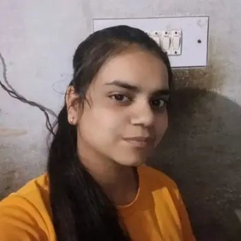 Anushi Tiwari Tutor From Jopling Road Lucknow